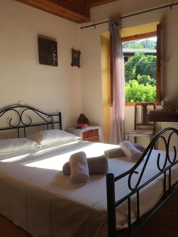 Country Traditional House In Corfu Village, Greece Sinarades Экстерьер фото