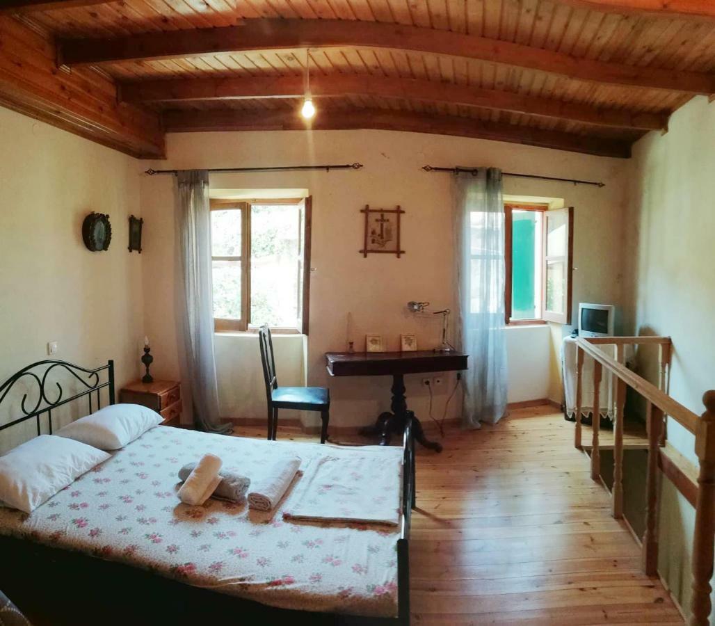 Country Traditional House In Corfu Village, Greece Sinarades Экстерьер фото